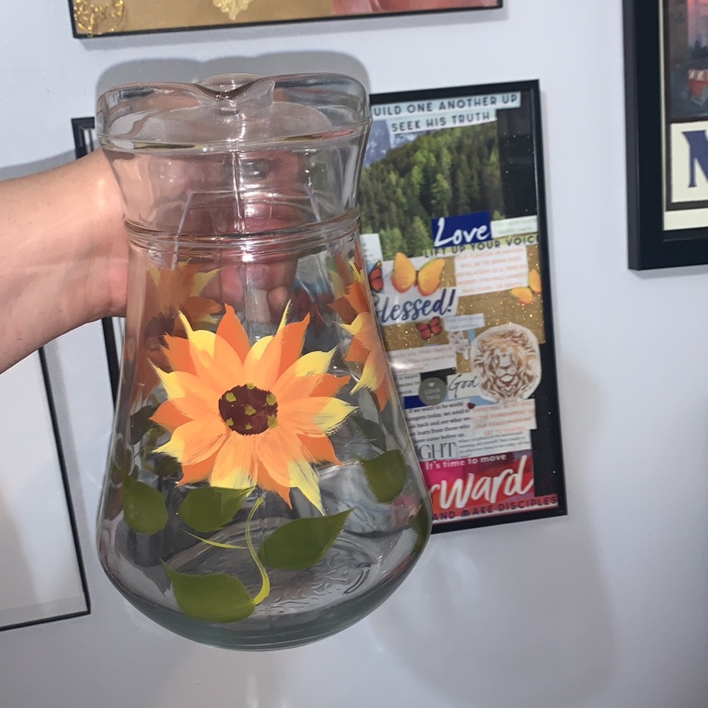 Glass Sunflower Pitcher - Picture 2 of 5